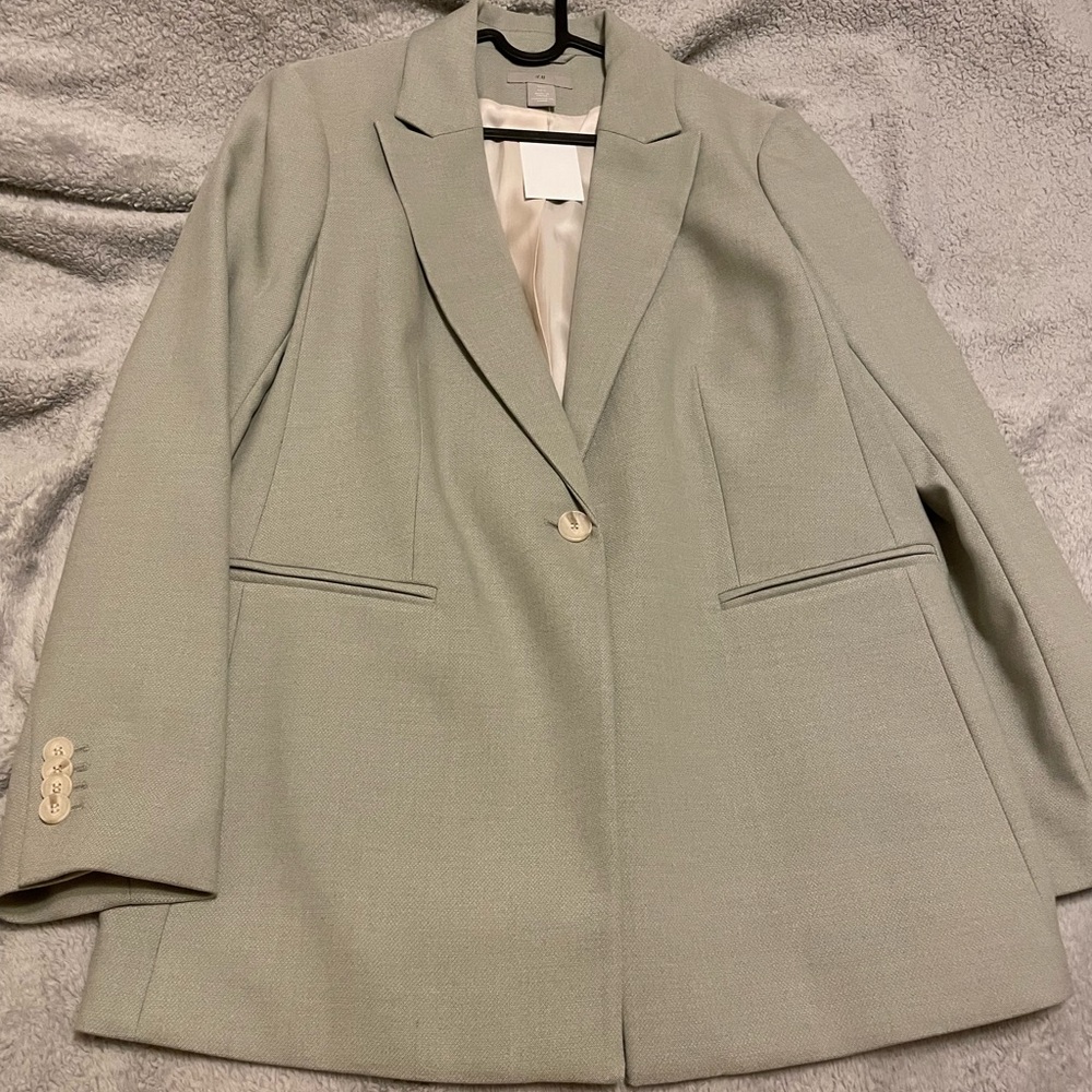 H&M light green size large brand new blazer